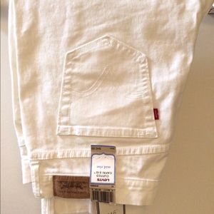 White Denim Levi’s 515 Capris NWT $40 Sz 14